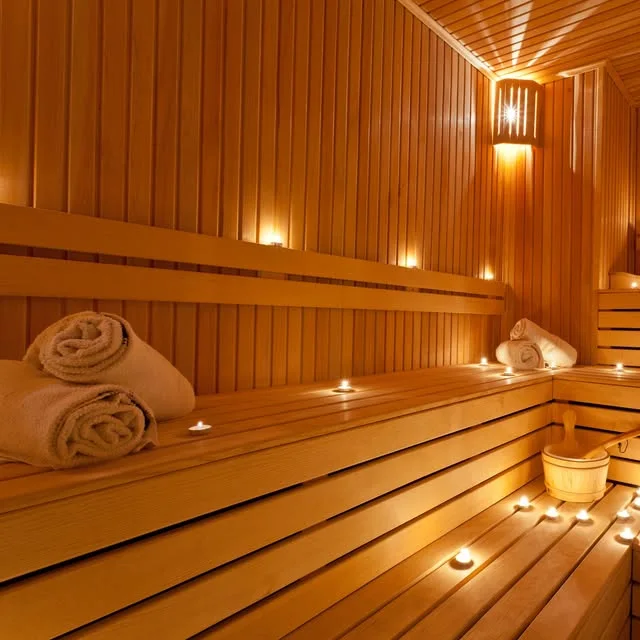 Ahşap sauna ve dinlenme detayları